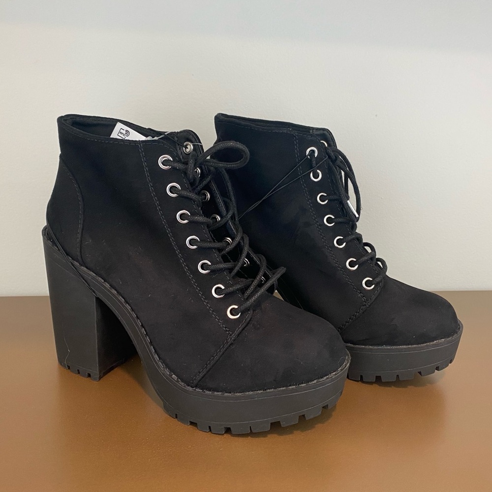 High heel booties                                                  Black